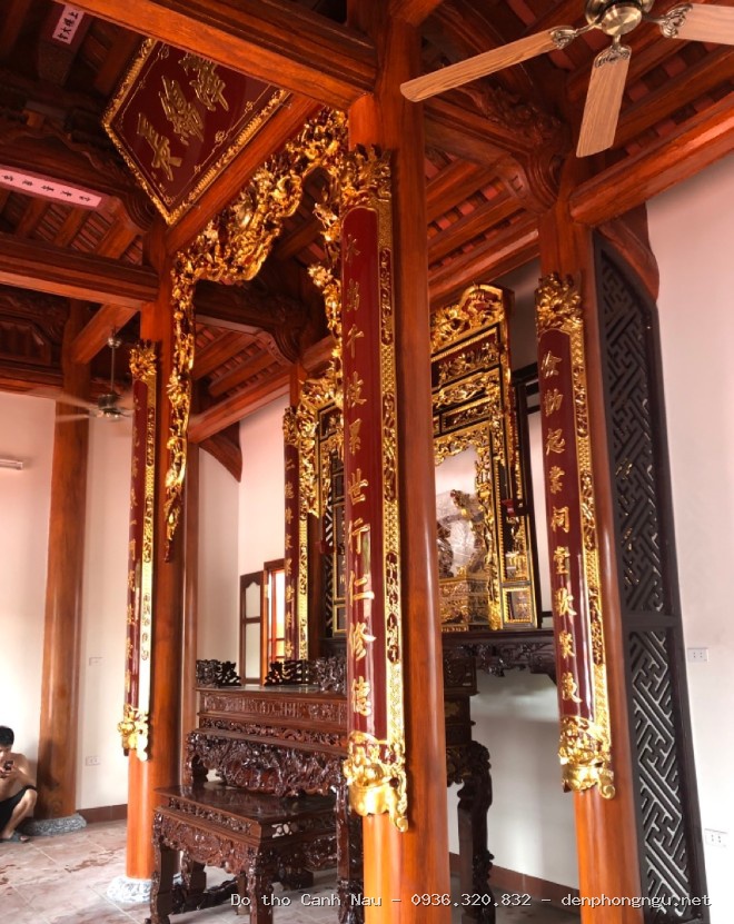 Bàn thờ chung cư hiện đại kèm đôn gỗ Hương tại Nam Từ Liêm Ba Đình