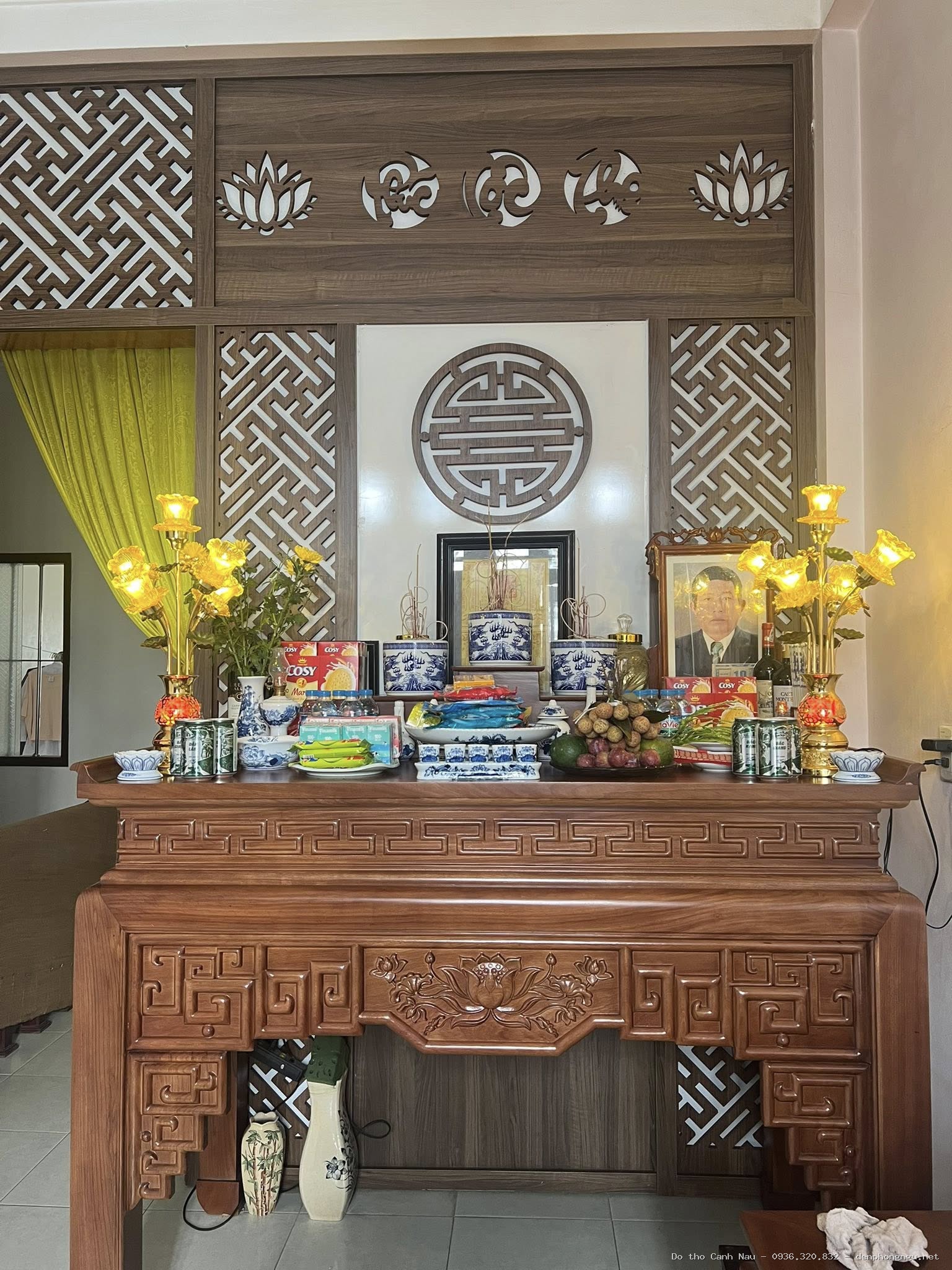 Bàn thờ mẫu 2 tại Hai Bà Trưng