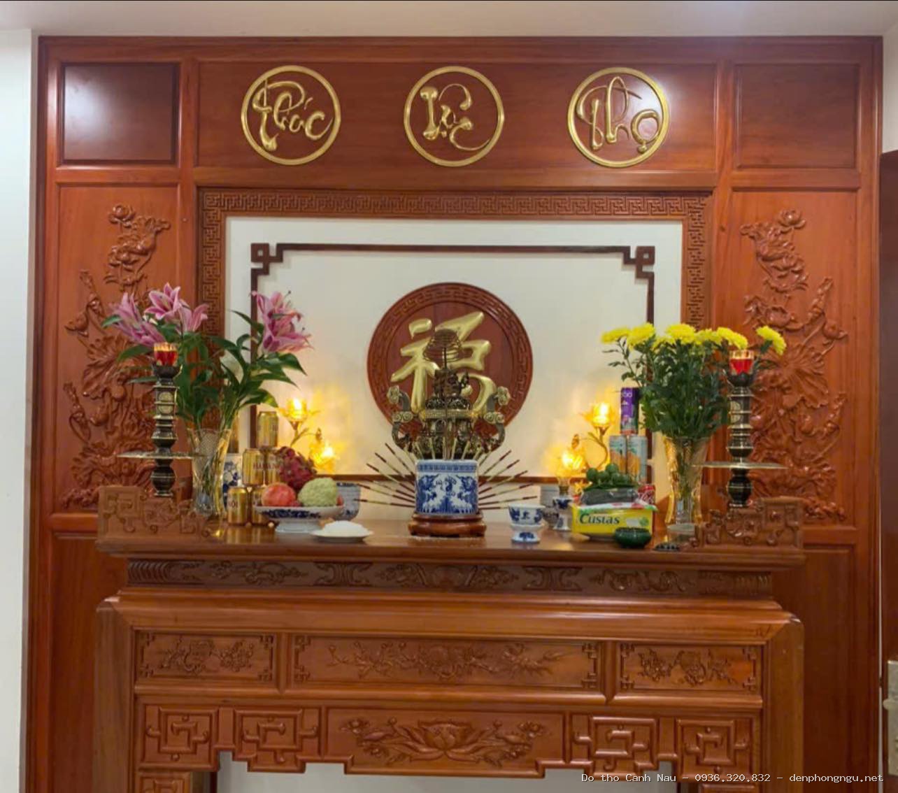 Bàn thờ mẫu 3 tại Tây Hồ