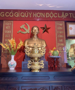 Thờ cúng Bác Hồ