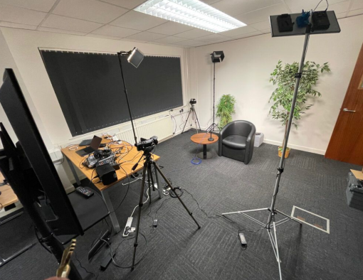 Thiết kế phòng livestream chuyên nghiệp: Hướng dẫn chi tiết từ Skyhome và PUC Studio