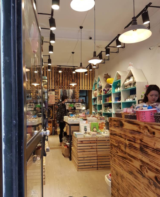 Thiết kế shop phụ kiện quà tặng